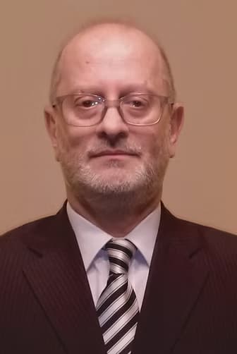 Eduardo Daniel Karas, Contador Público (UB) · T° 137 F° 89 (CPCECABA)